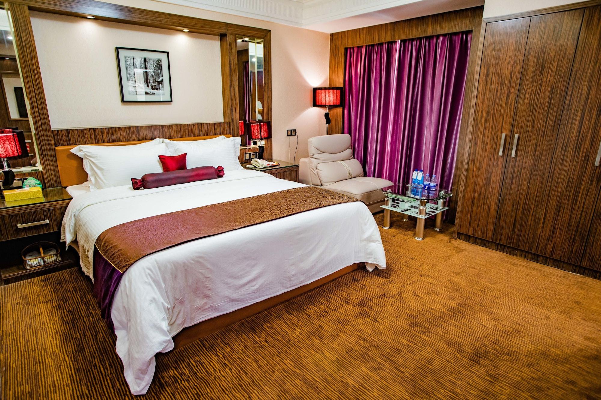 Nanyang King'S Gate Hotel--Free Shuttle Service To Canton Fair Extérieur photo
